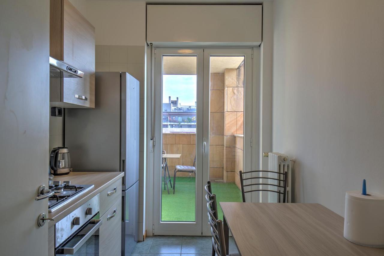Splendida Terrazza Su Arcimboldi - Milano Bicocca Apartment Luaran gambar